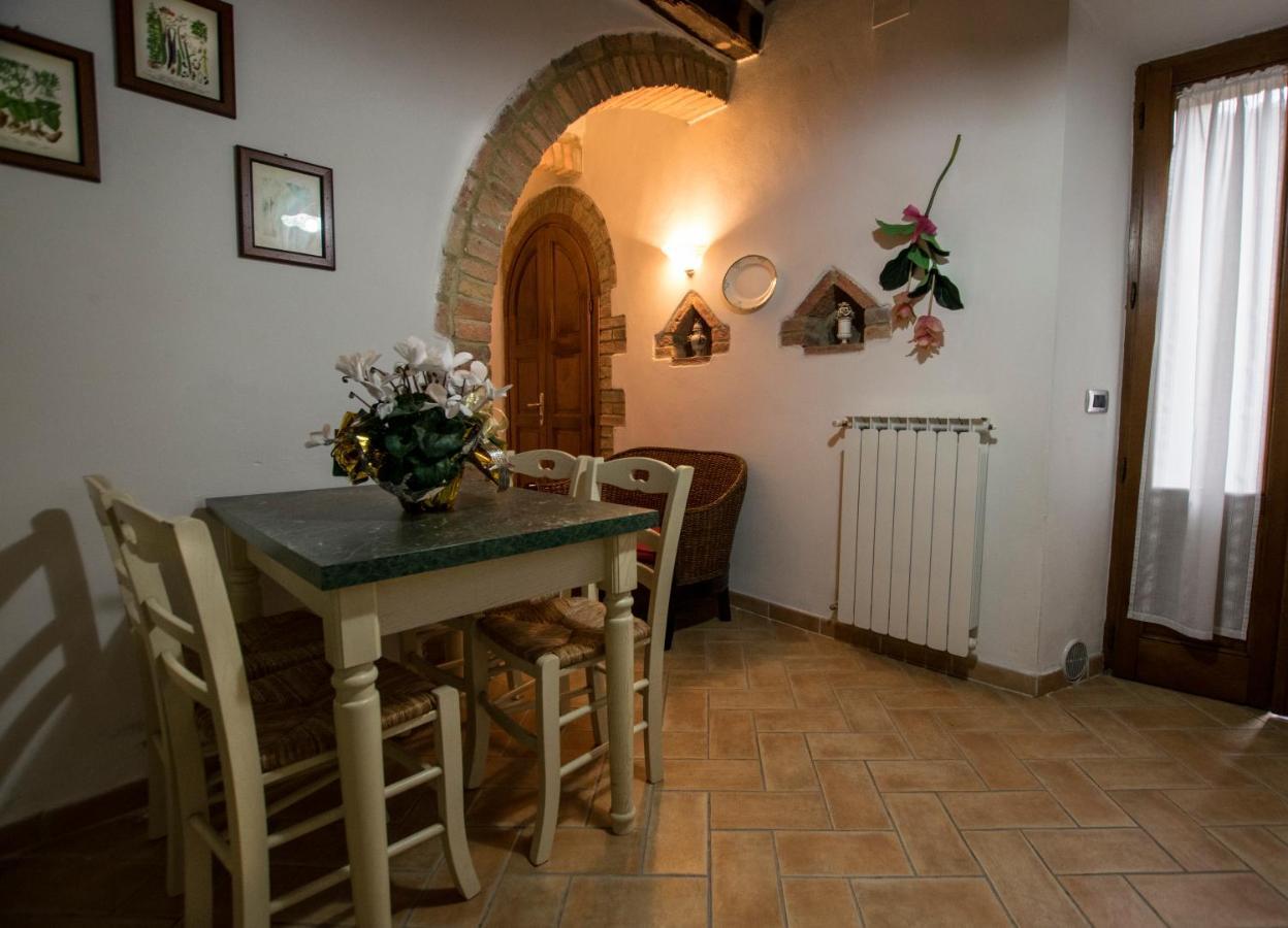 Dimora Tipica Toscana Apartment Monticiano Bagian luar foto