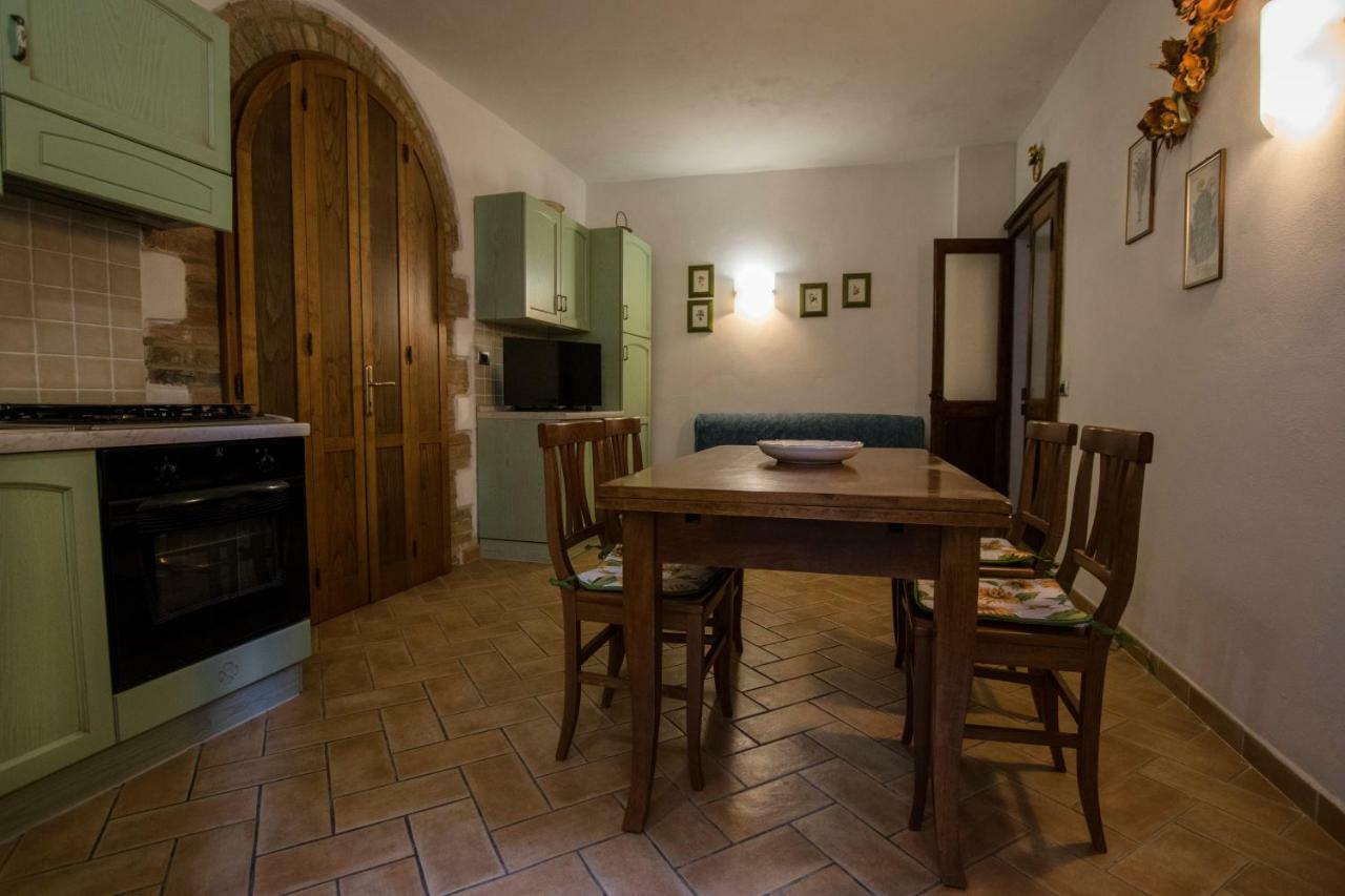 Dimora Tipica Toscana Apartment Monticiano Bagian luar foto